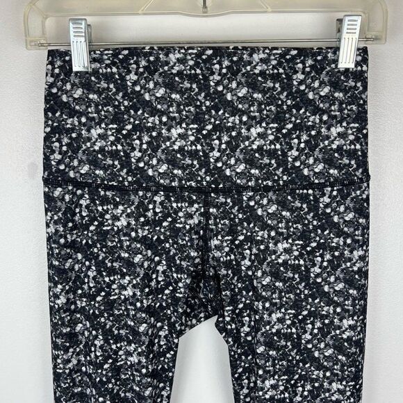 Lululemon Shine Tight Roll Dow Shimmy Shimmer Black White Size 8 - Picture 5 of 9